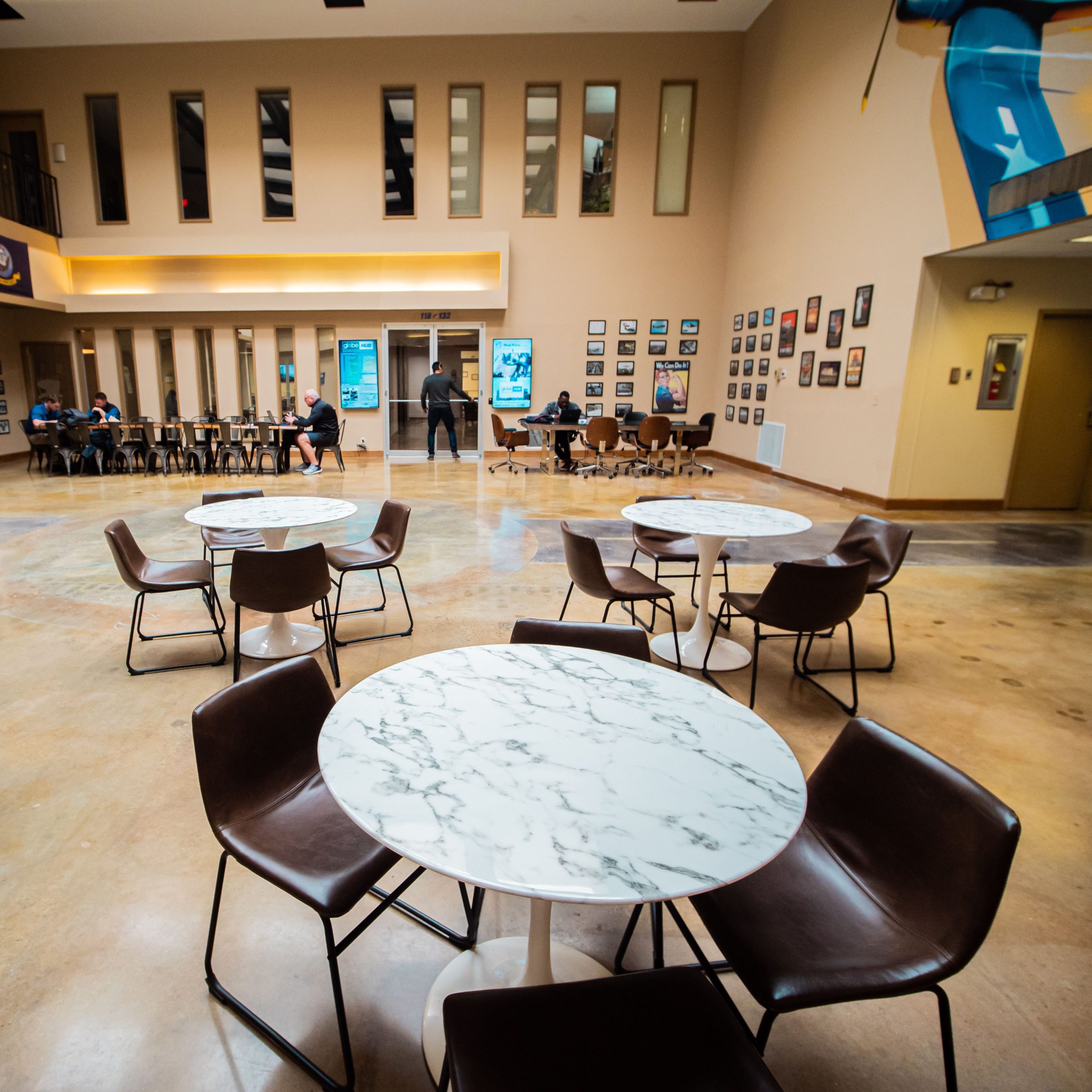 Hot Desk at the globehub